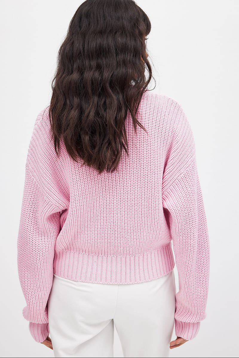 Short Knitted Cardigan
