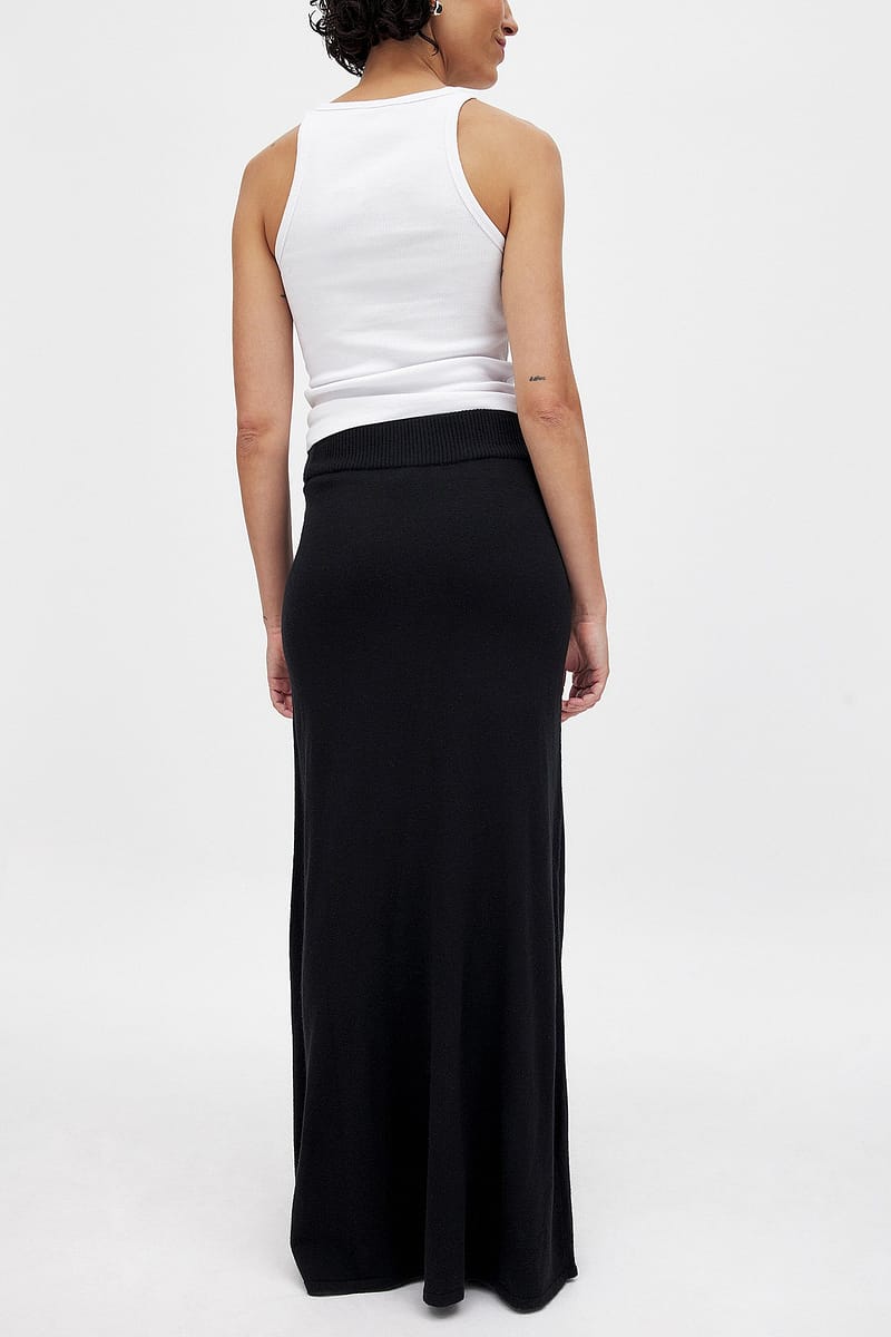 10406-knitted-maxi-skirt-black-1.jpg