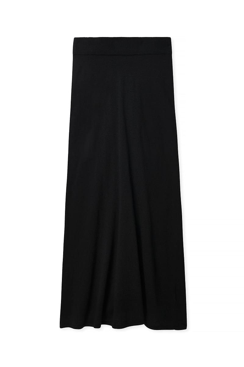 10406-knitted-maxi-skirt-black-1.jpg