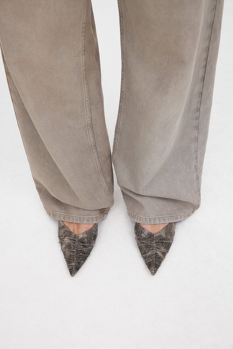 Gathering Detail Pumps