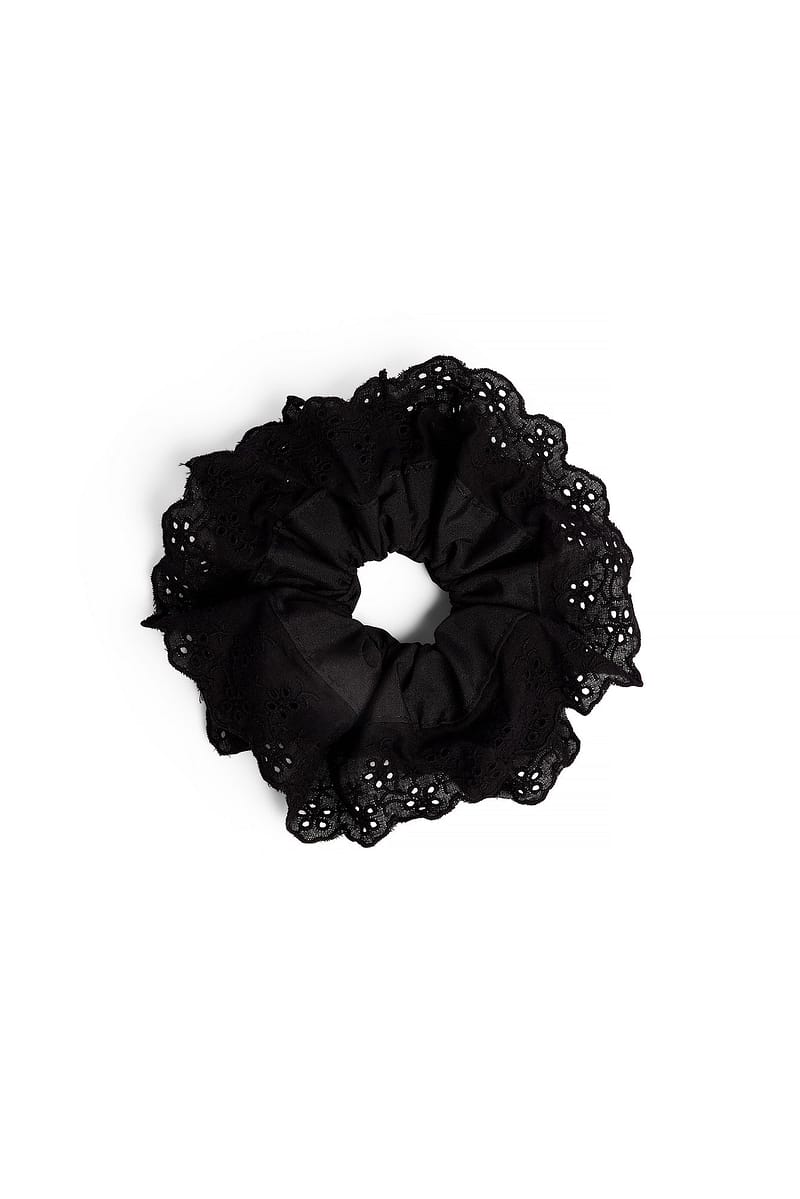 Anglaise Scrunchie