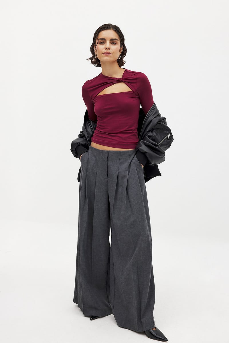 Soft Line Twist Top - Burgundy