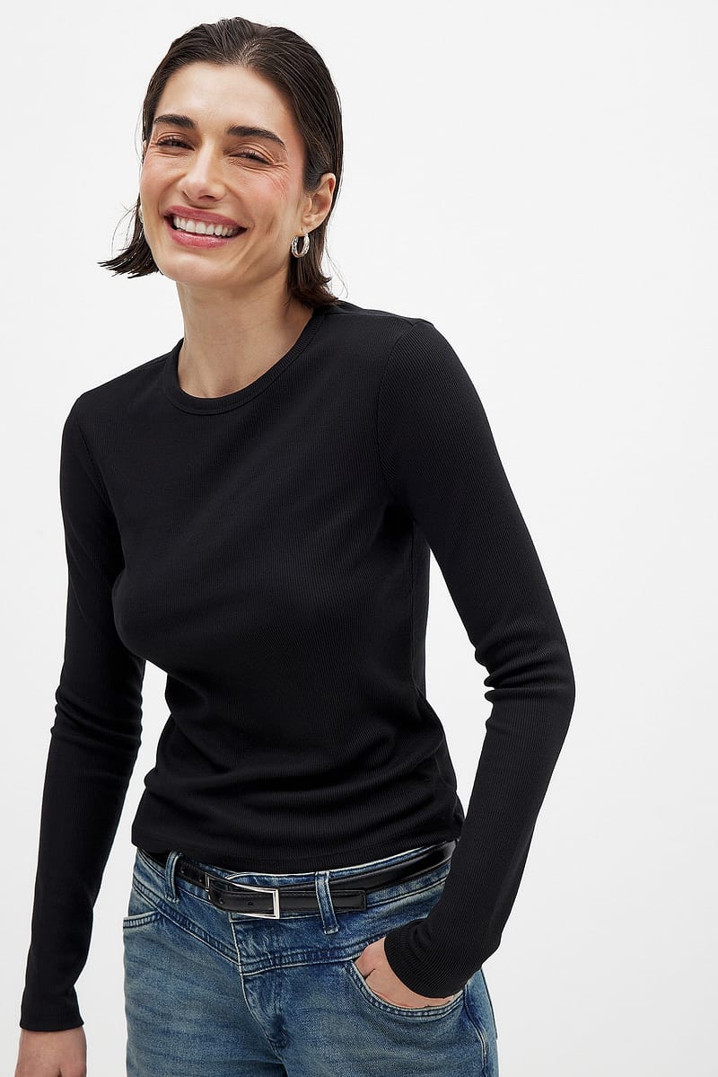 Ribbed Long Sleeved Round Neck Top - Black