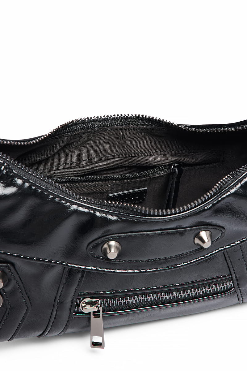 1170-hardware-detailed-baguette-bag-1.jpg