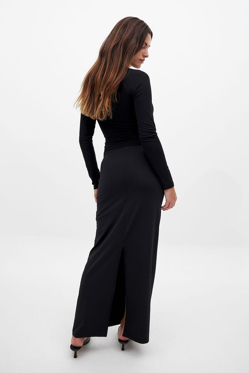 Body Hugging Low Waist Skirt - Black