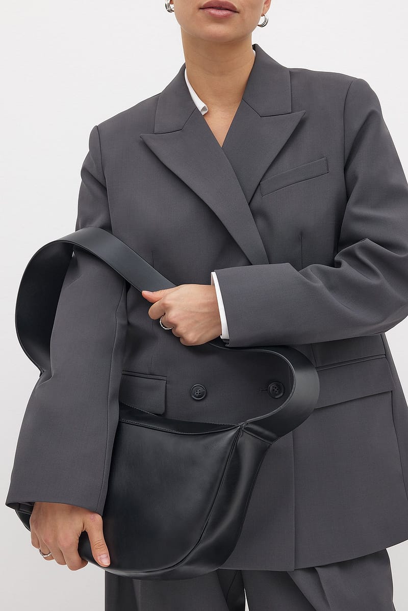 13487-wide-strap-rounded-bag-black-1.jpg