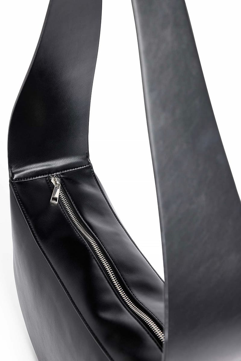 13487-wide-strap-rounded-bag-black-1.jpg