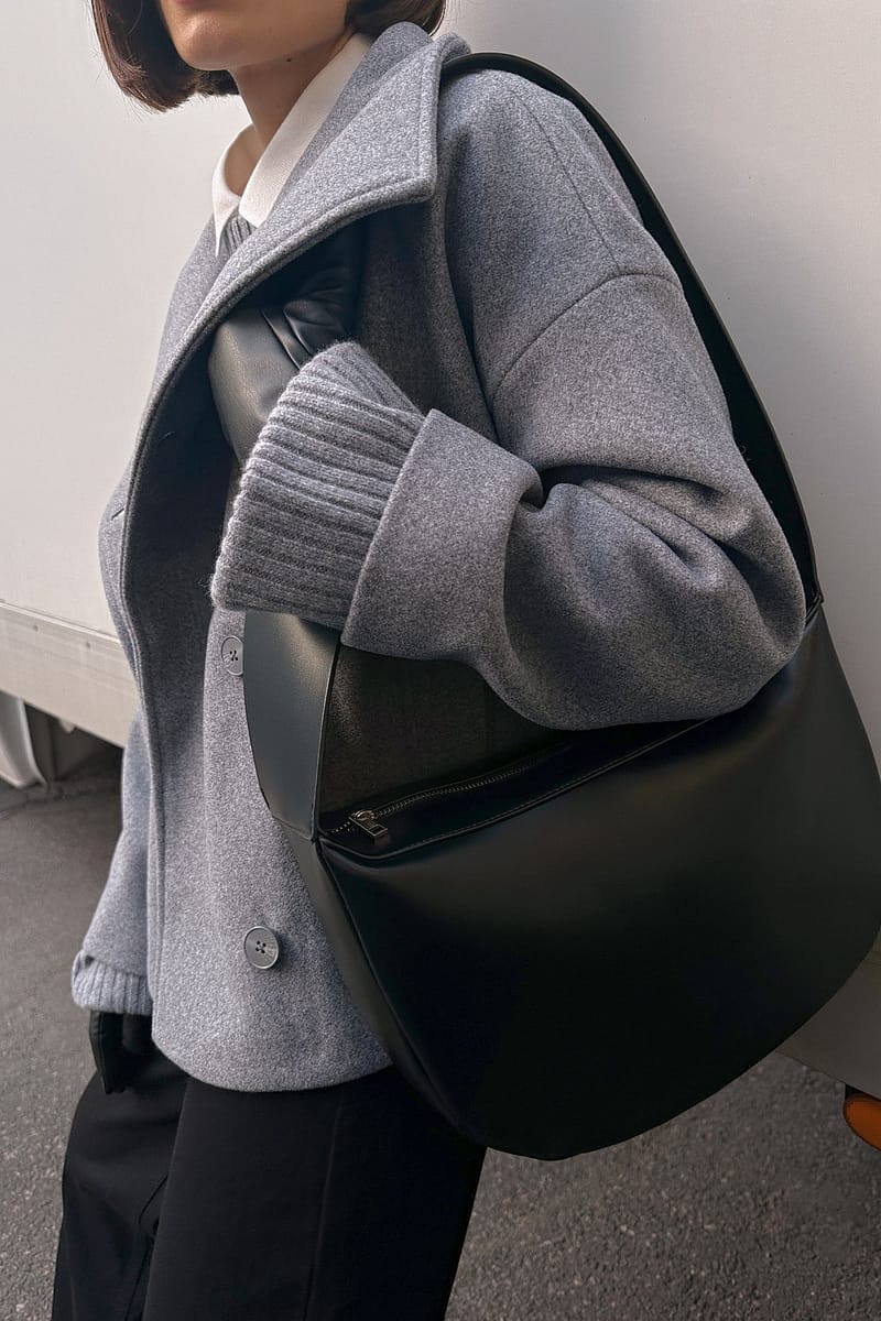 13487-wide-strap-rounded-bag-black-1.jpg