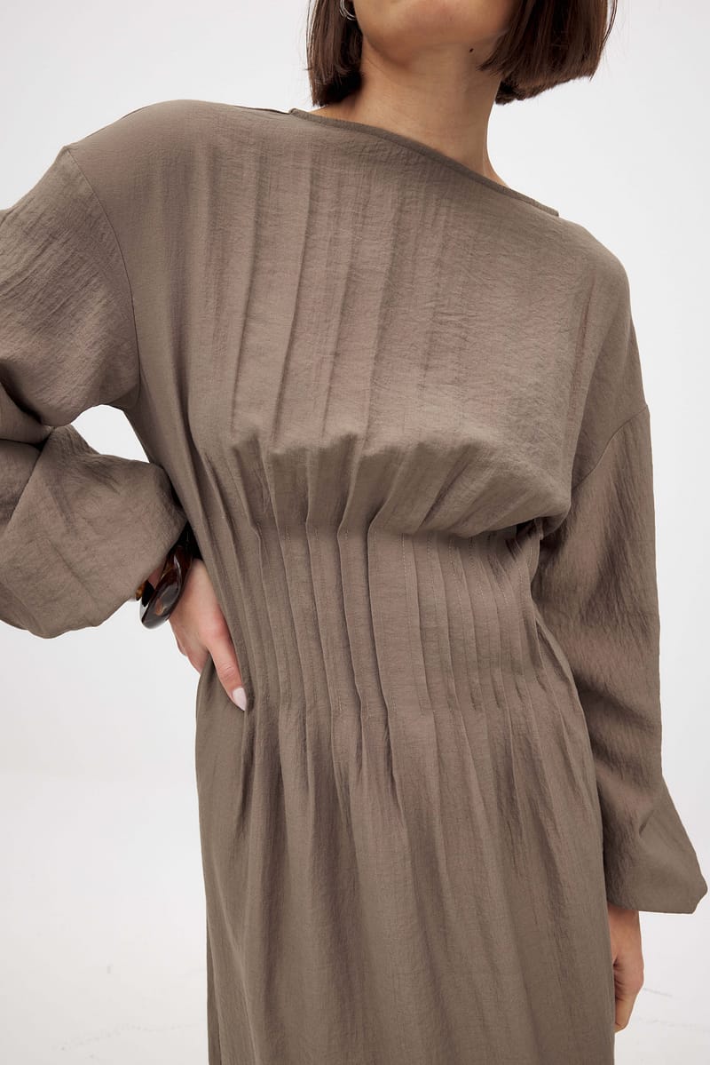 Long Sleeve Pleated Midi Dress - Brown