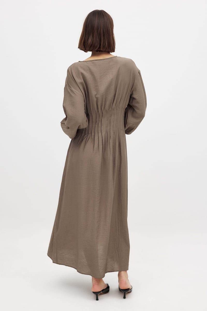 Long Sleeve Pleated Midi Dress - Brown