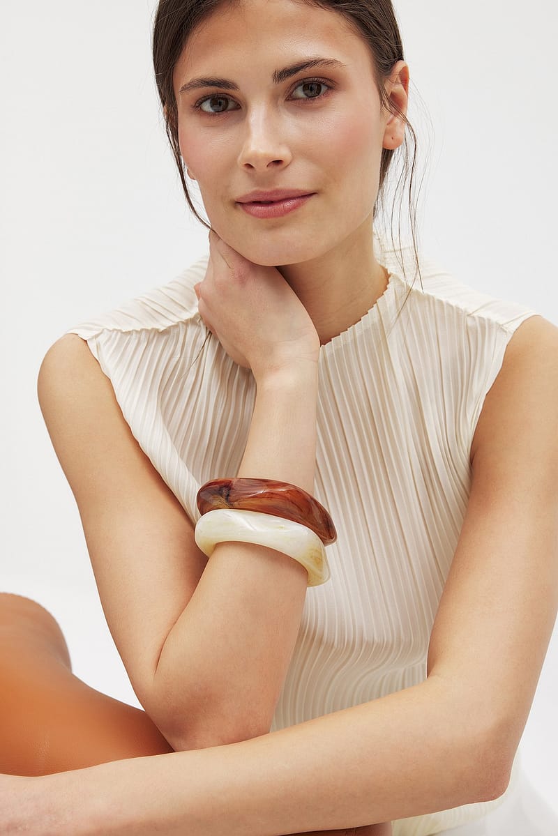 14835-pleated-sleeveless-top-offwhite-1.jpg
