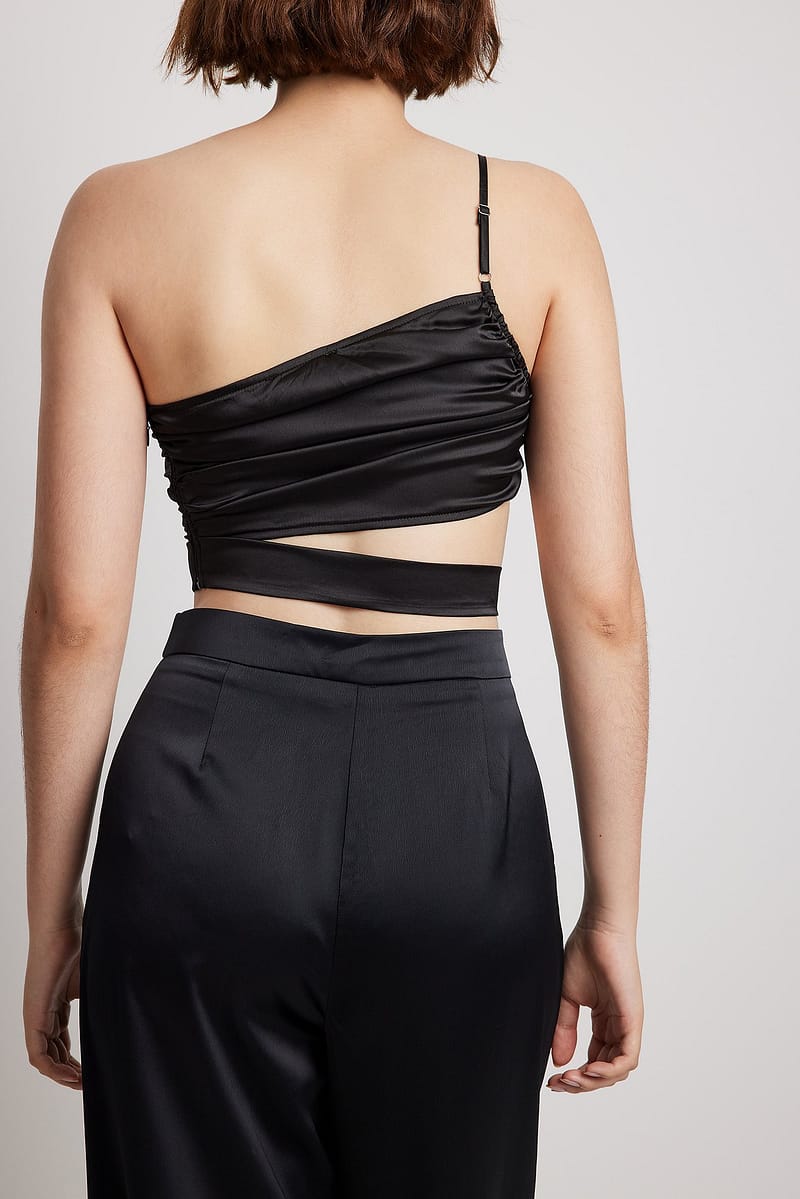 Asymmetric One Shoulder Strap Singlet - Black