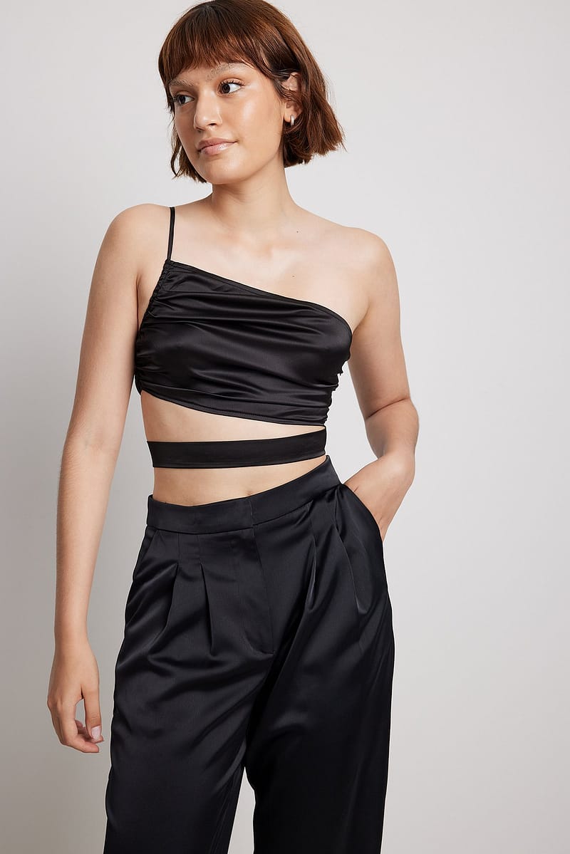 1489-asymmetric-one-shoulder-strap-singlet-black-1.jpg