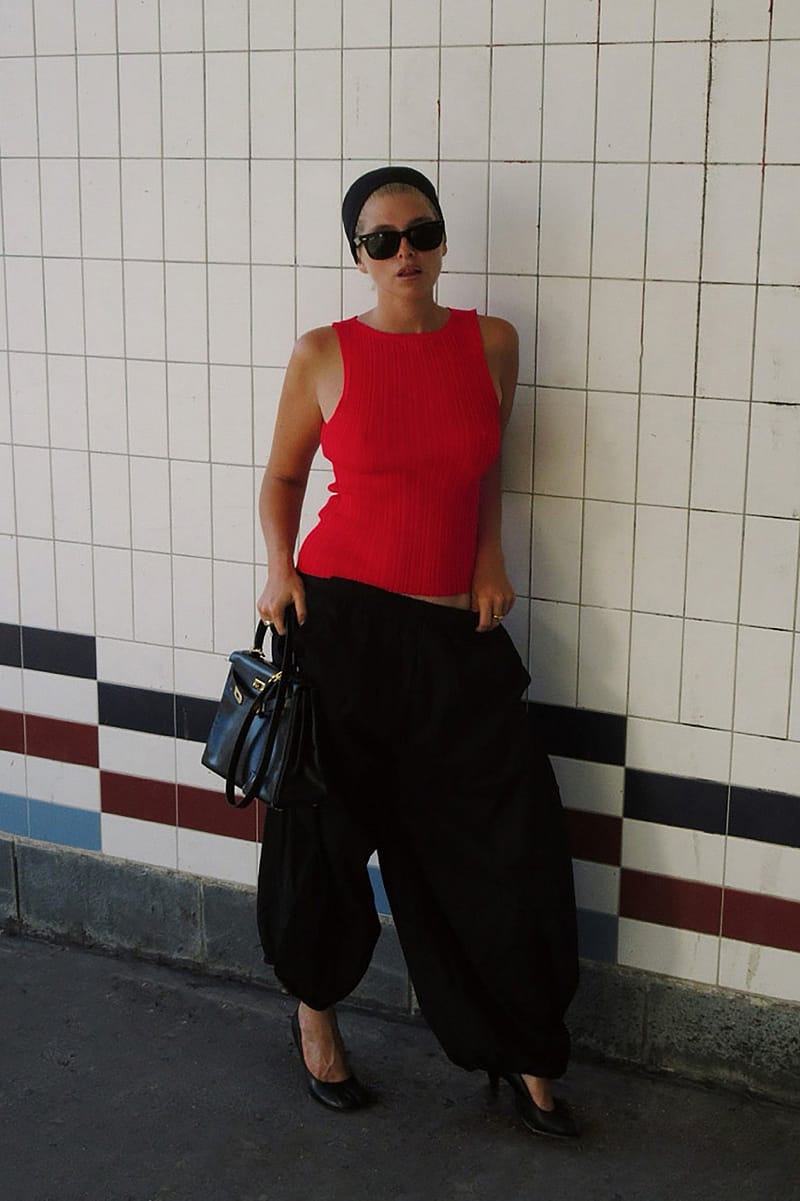 Fine Knitted Sleeveless Top - Red