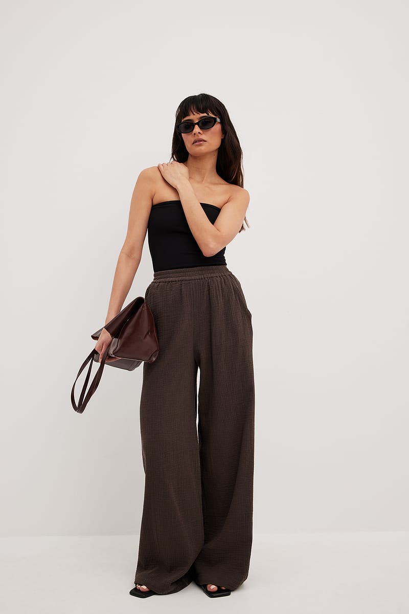 Structured Flowy Elastic Waist Pants