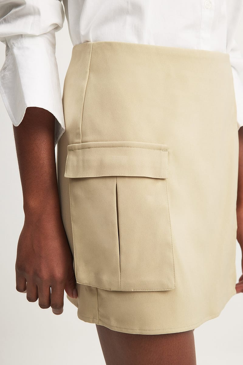 3008-overlap-cargo-pocket-skirt-1.jpg