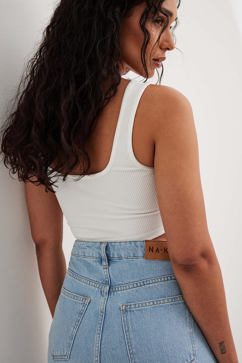 Cropped Ribbed Tight Singlet