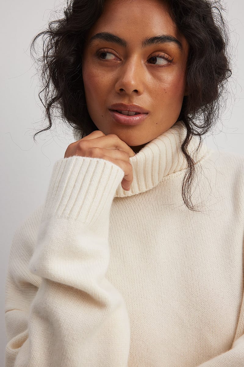 5113-wool-turtle-neck-sweater-offwhite-1.jpg