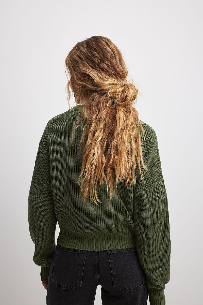 Short Knitted Cardigan