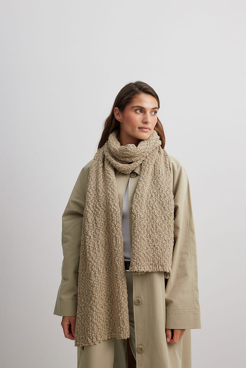 Structured Wide Scarf