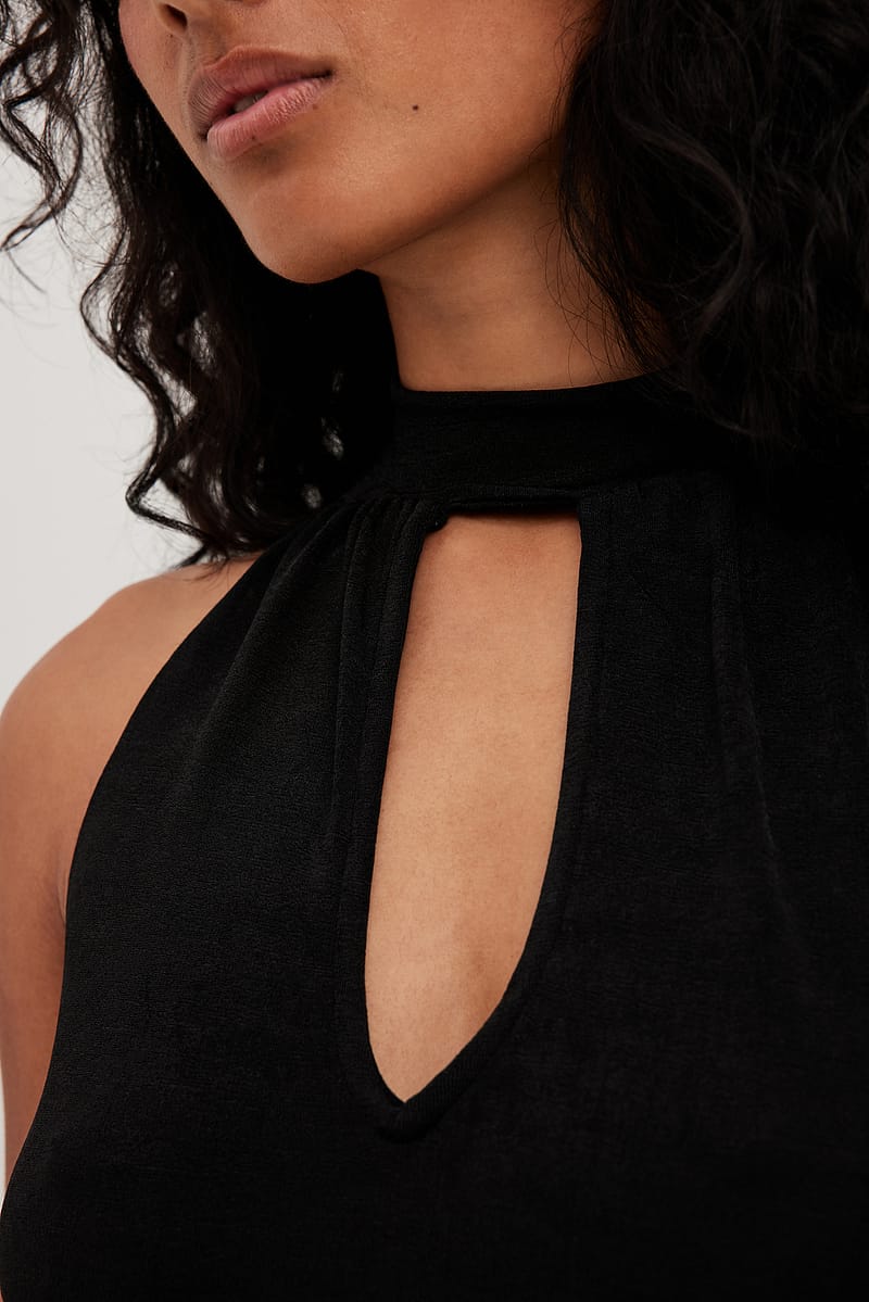 5434-deep-neckline-body-1.jpg