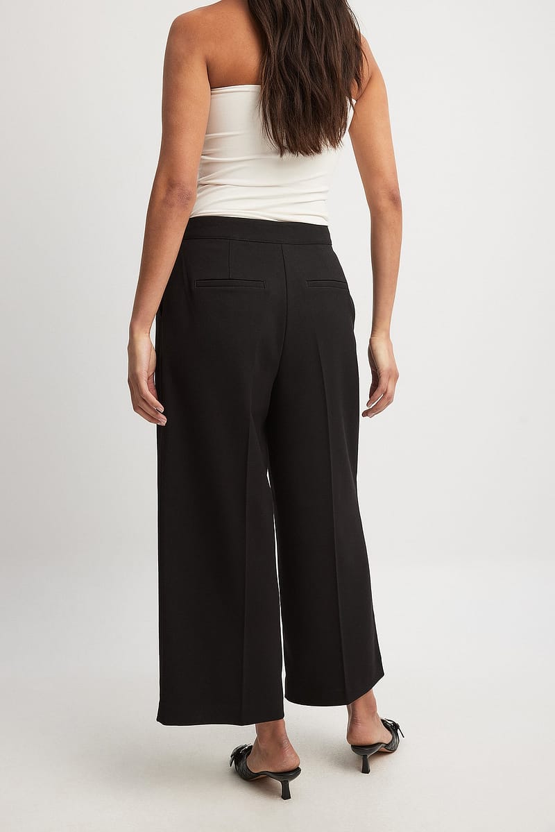 Cropped Straight Suit Pants - Black