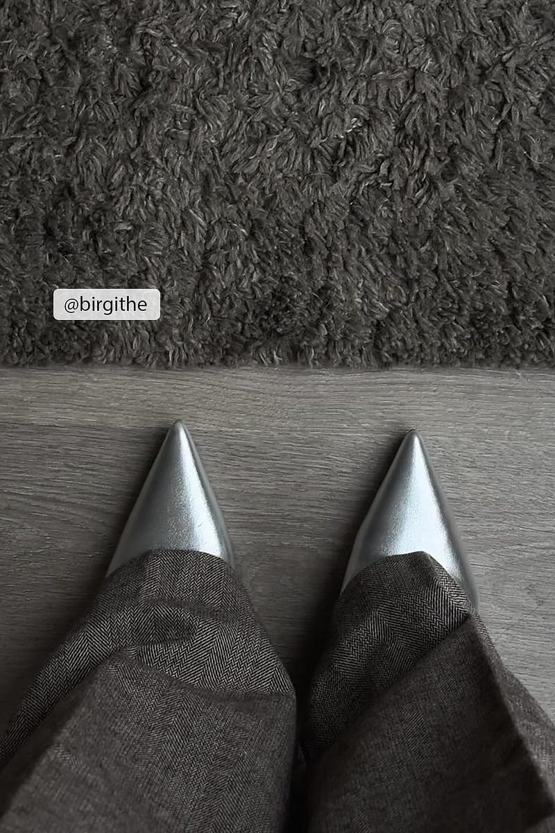 Pointy Pumps