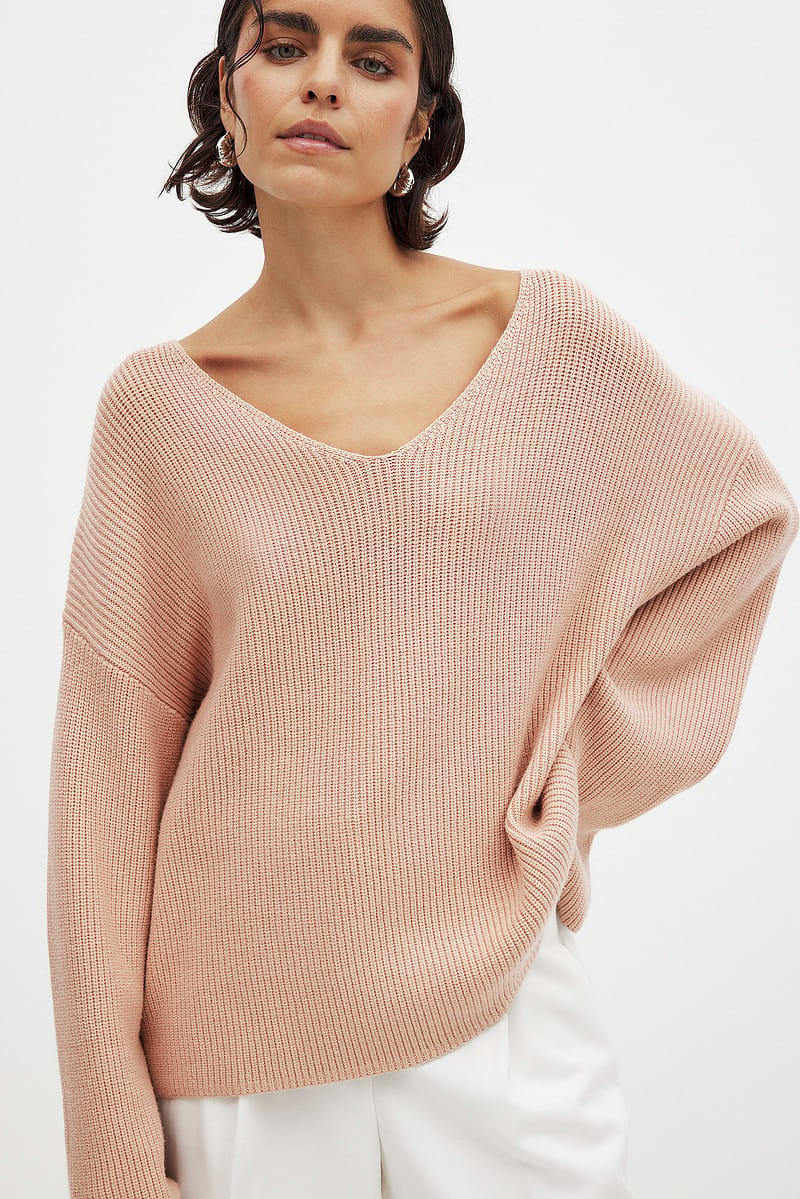 V-neck Knitted Sweater - Light Pink