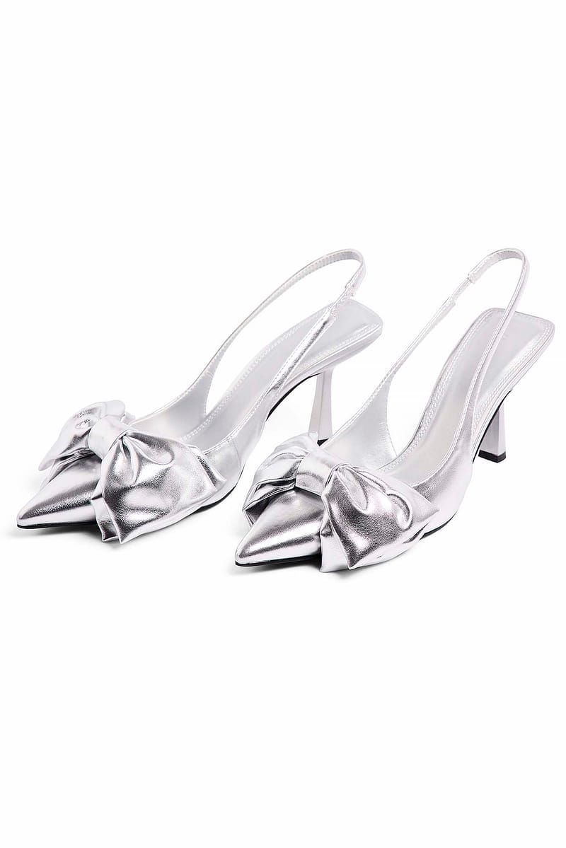 Big Bow Pumps