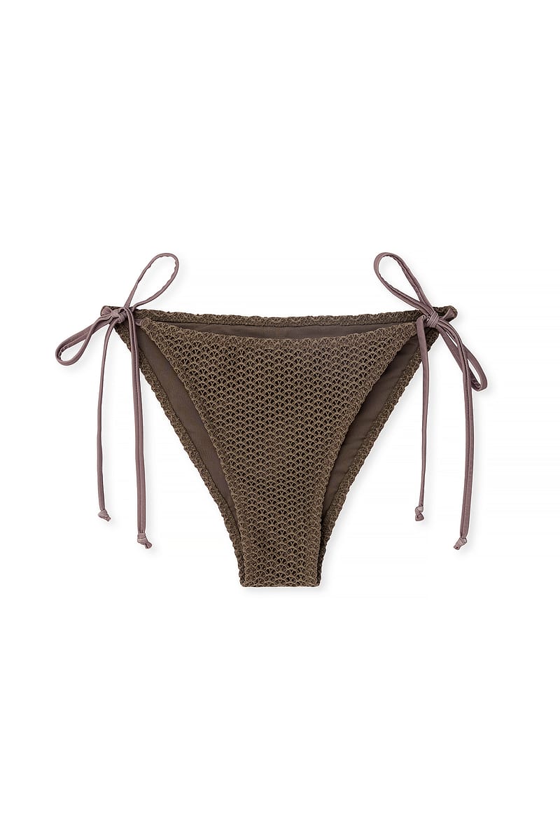 8804-crochet-bikini-panty-1.jpg
