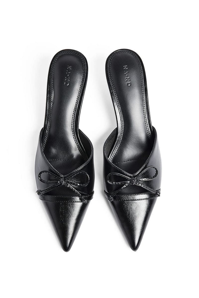 Cut Out Pumps - Black