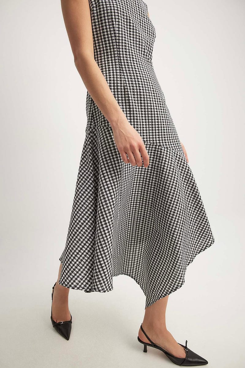 9726-gingham-sleeveless-midi-dress-1.jpg