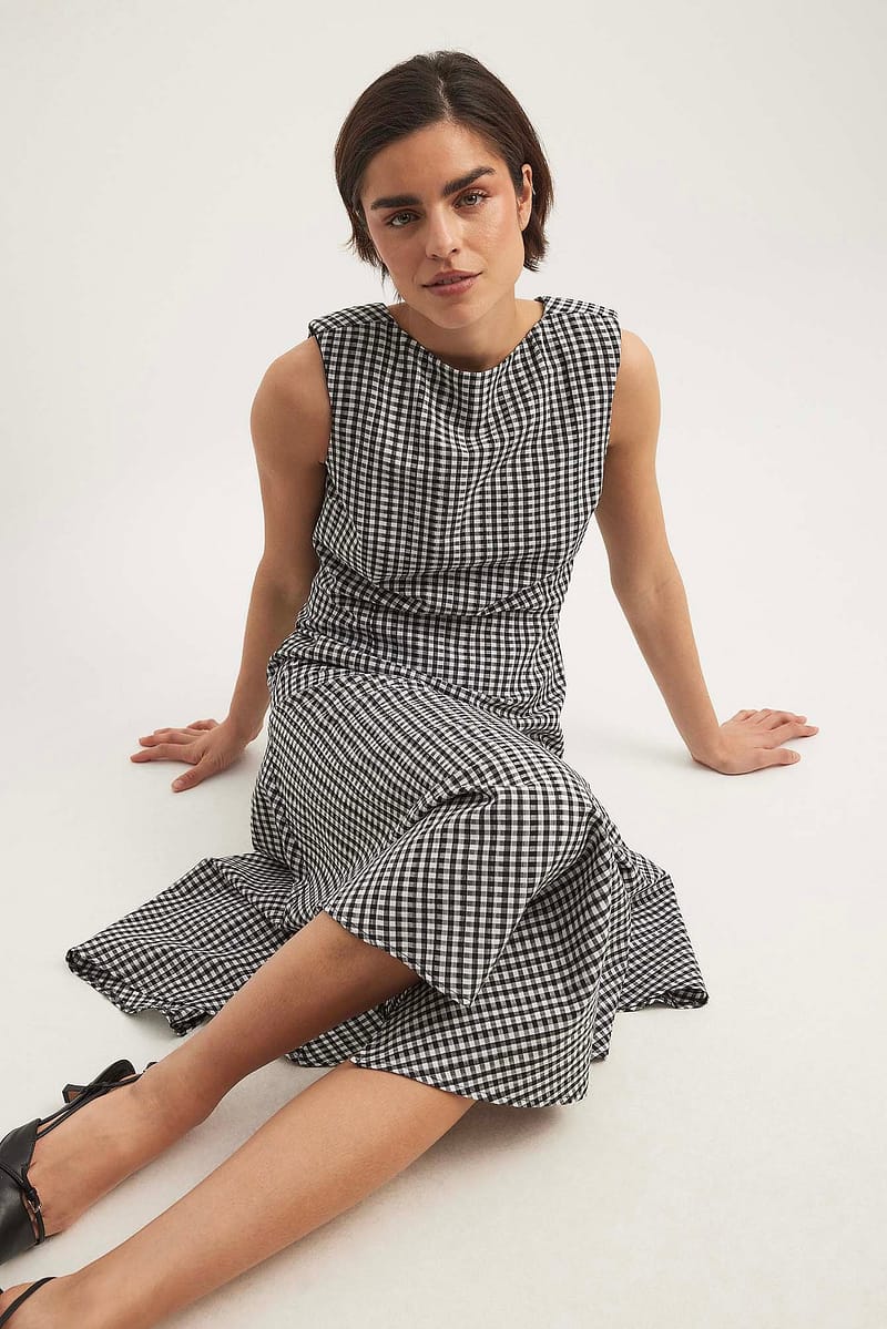 9726-gingham-sleeveless-midi-dress-1.jpg
