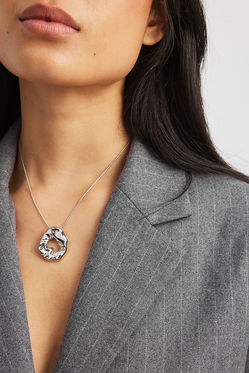 Scrunched Necklace